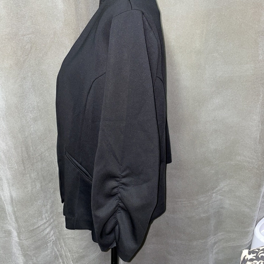 Torrid black blazer size 2 - Picture 3 of 5